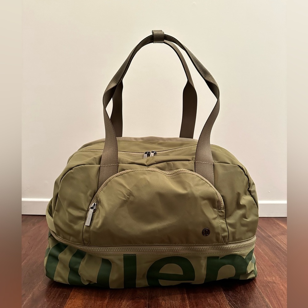 Lululemon City Adventurer Large Duffle Bag 29L
Bronze Green